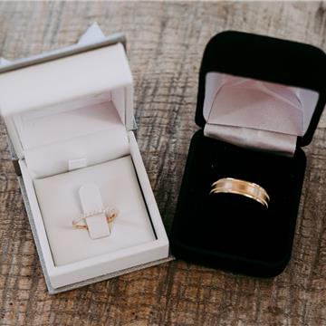 Anillos de Compromiso y Alianzas de Matrimonio