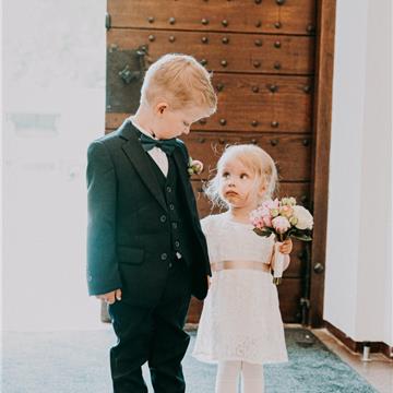 ¿Quienes llevan los anillos en el Cortejo de Bodas?