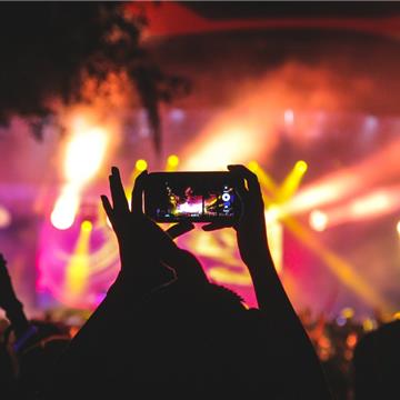 Web, aplicaciones y eventos sociales