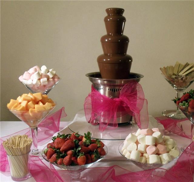 Fuente de chocolate para comunión.  Fuente de chocolate ideas, Fuente de  chocolate mesas, Fuentes de chocolate